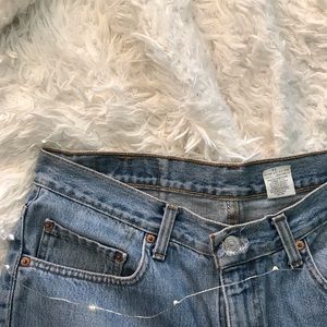 VINTAGE HIGH WAISTED LEVI JEANS
